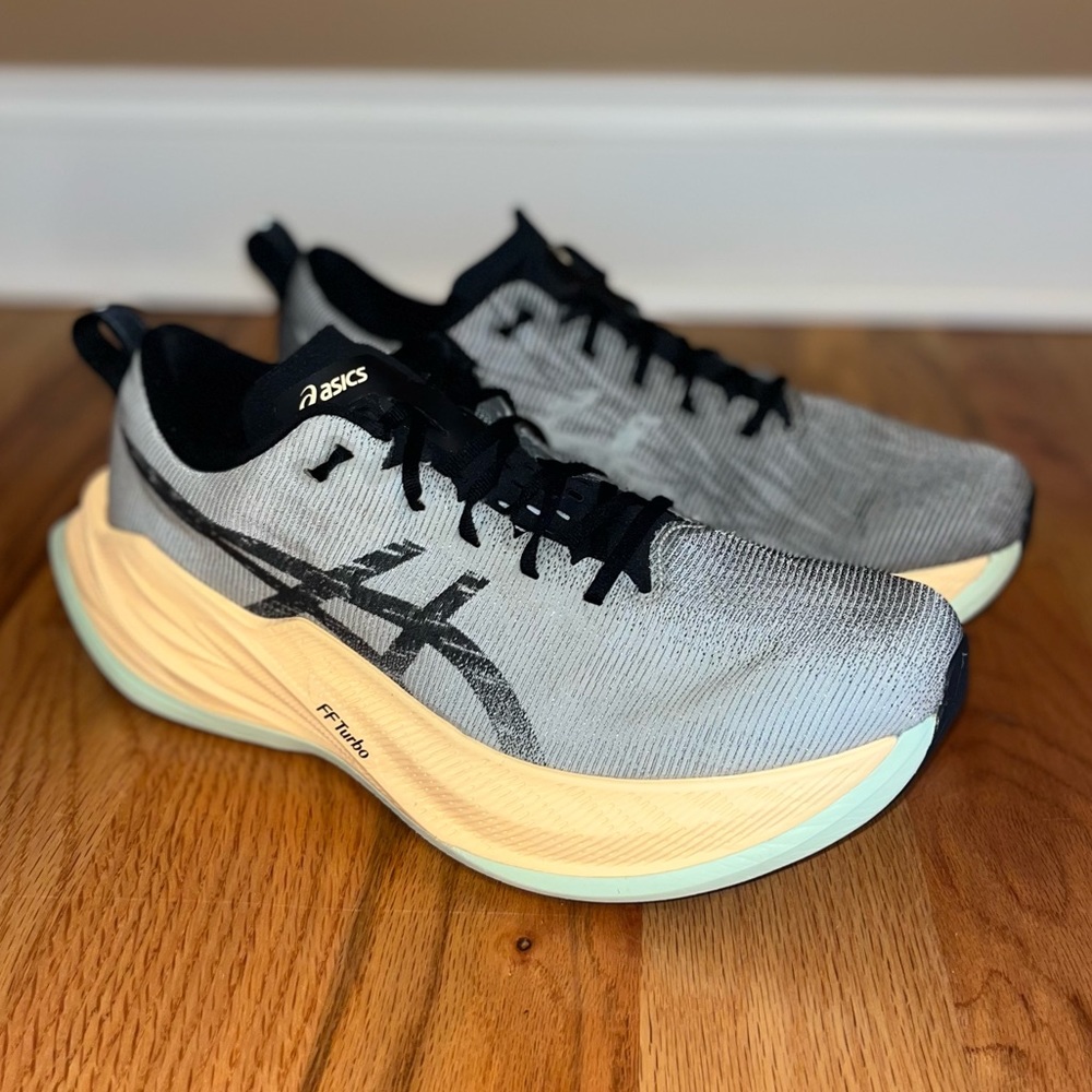 ASICS Superblast Men’s 10.5 D